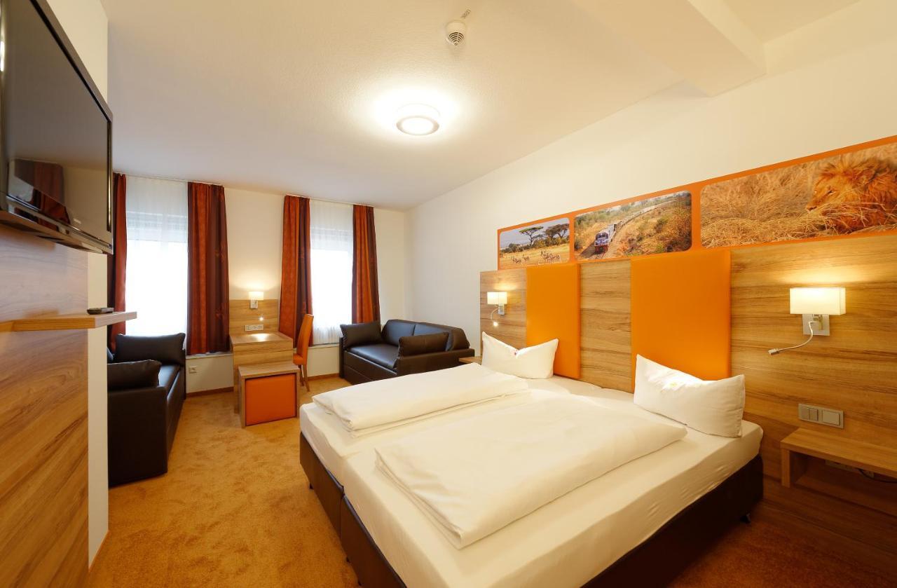 Hotel Zur Post Лайпхайм Экстерьер фото